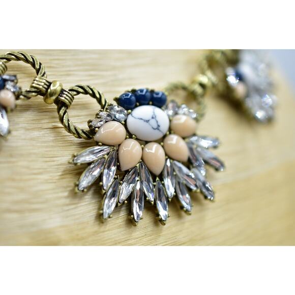 Chloe + Isabel Statement Necklace Collar Crystal Sparkling Blue White Jewels Bn7 - Picture 4 of 12